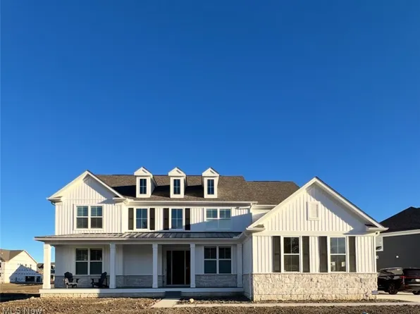 32622 Royal Troon Dr, Avon Lake, OH 44012