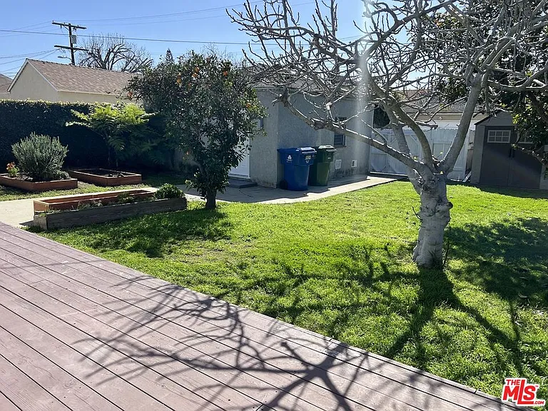 2929 Westwood Blvd — Photo 16