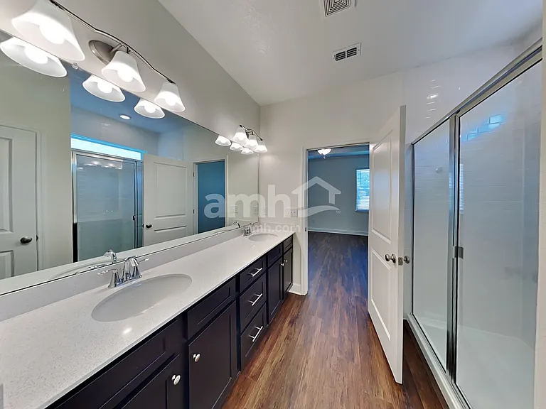 1131 Walden Pond Dr — Photo 17