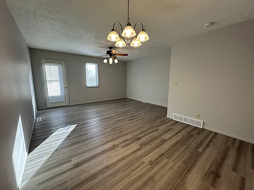 2411 N Kruse Ave #4 Photo 1