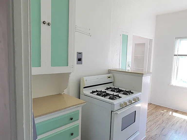 835 Cedar Ave #4 — Photo 7