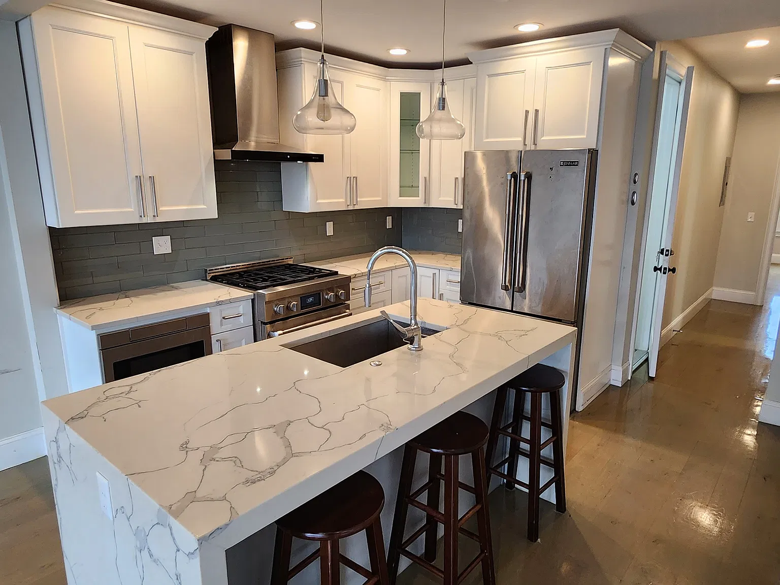 3 bed, 1500 sqft, $6,300 — Photo 3