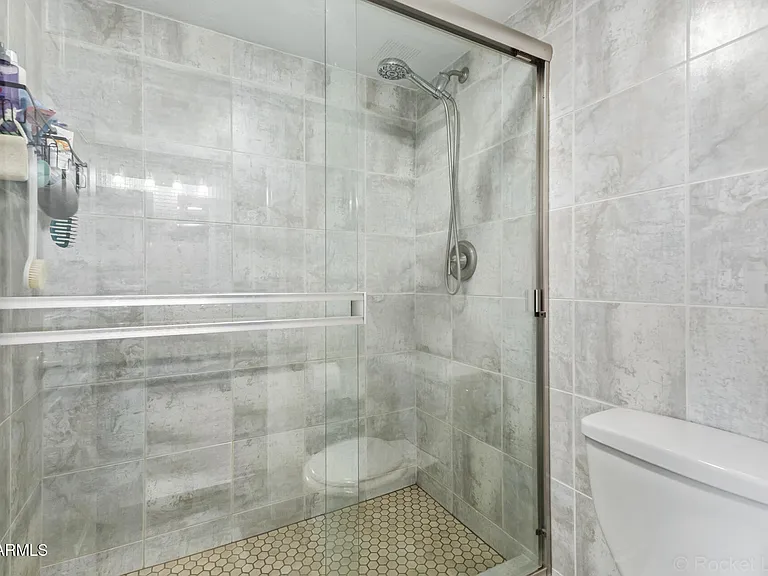 10301 N 70th St #210 — Photo 19