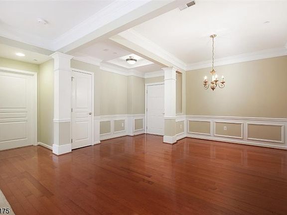 3rd image of 8207 Westover Way #8207