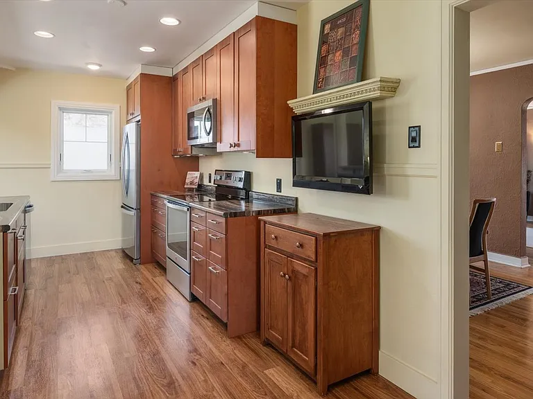 3622 Carey Ave — Photo 6