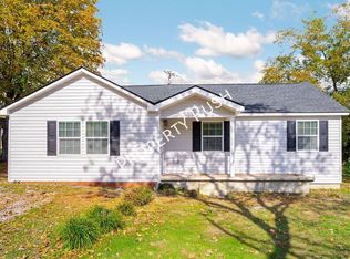 105 White Oak St, Rossville, GA 30741