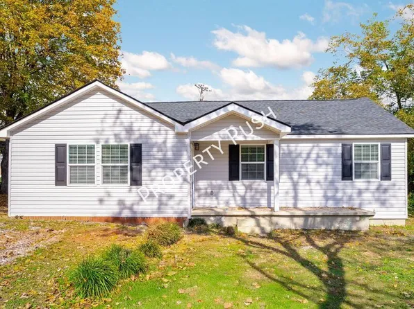 105 White Oak St, Rossville, GA 30741