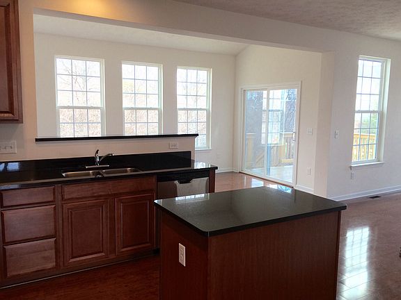 5th image of 151 Southbrook Dr