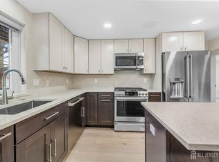 147 Chestnut St, Bridgewater, NJ 08807