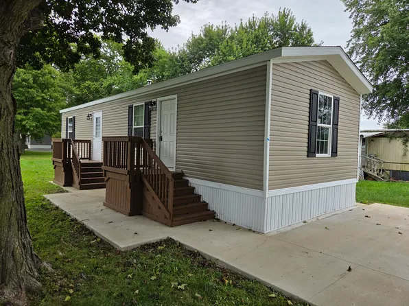 56 Carriage Lane Est #56, Streator, IL 61364