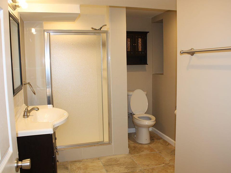 1st image of 5619 Woodbine Ave