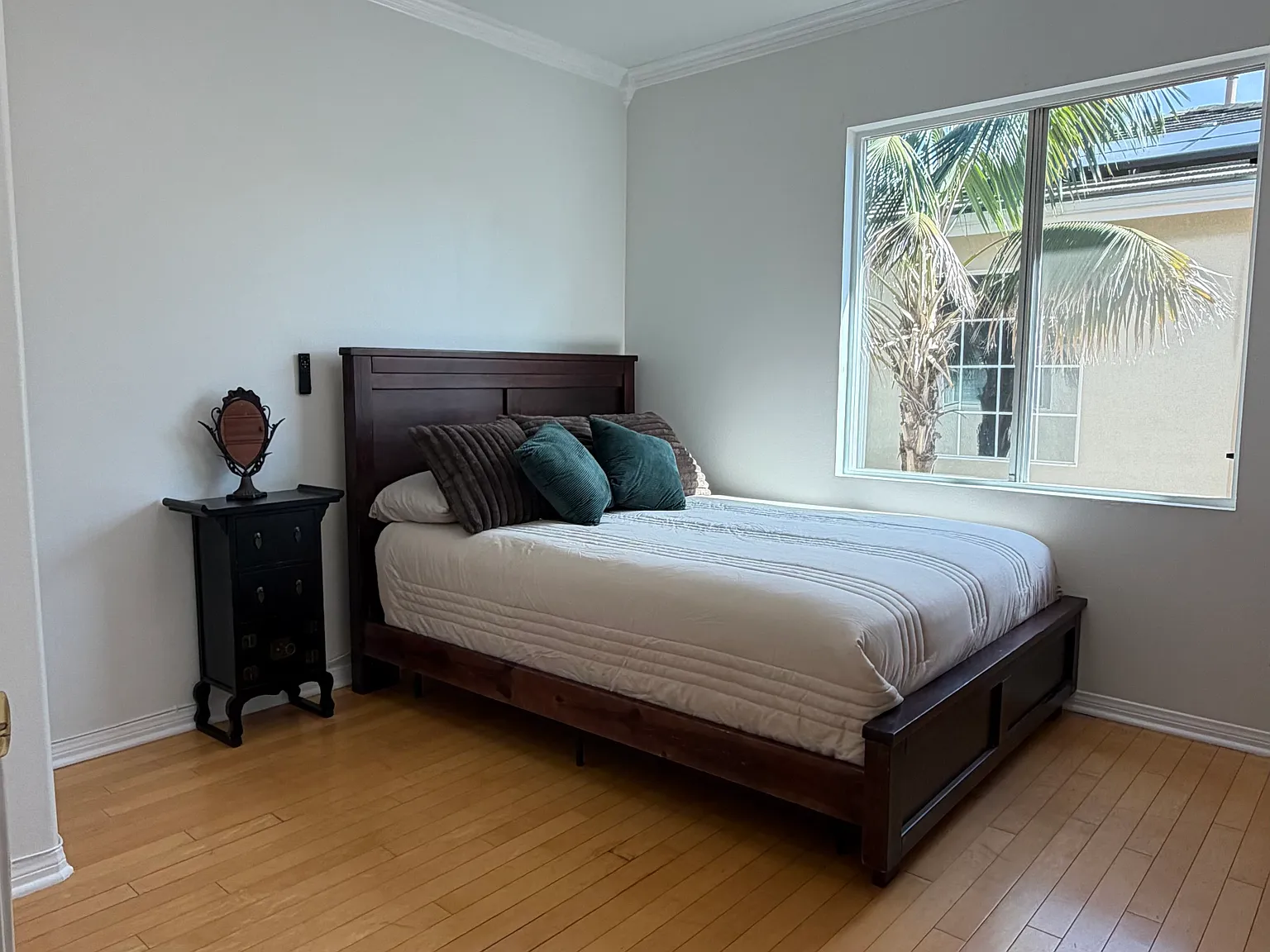 1305 Util Cir — Photo 1