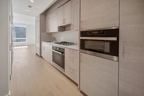 Rented by Compass | media 40