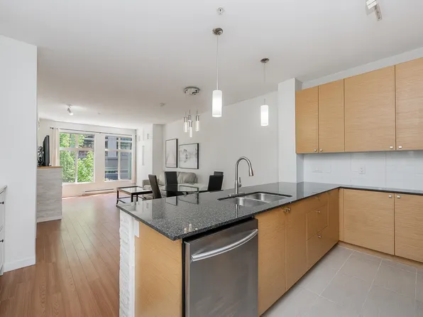 101 Morrissey Rd #320, Pt Moody, BC V3H 0E6