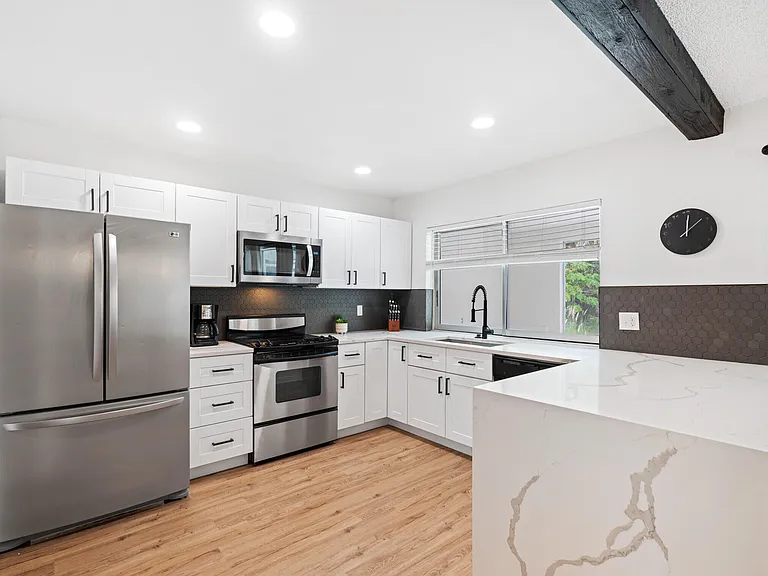 1019 Larch Way — Photo 10