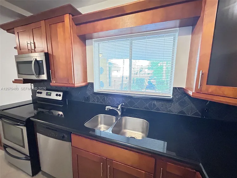 2880 Pine Tree Dr #3 — Photo 1