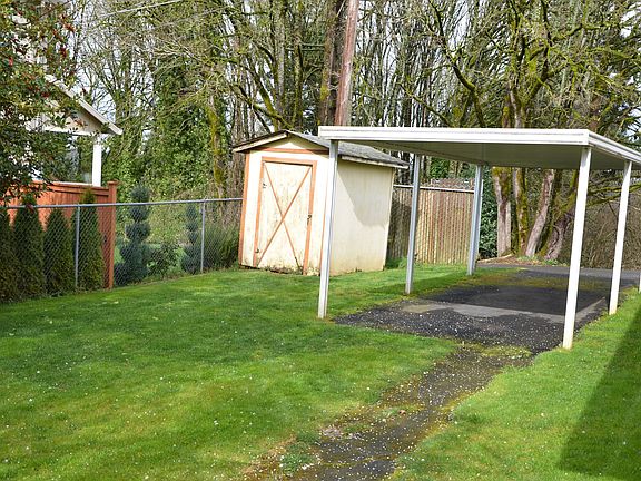 backyard &carport