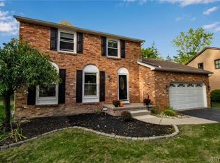 38 Shady Grove Dr, East Amherst, NY 14051