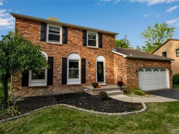 38 Shady Grove Dr, East Amherst, NY 14051