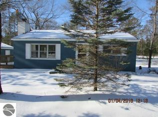 86 Oak St W, Au Gres, MI 48703
