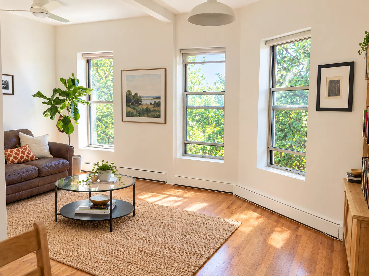 401 Douglass Street — Photo 1