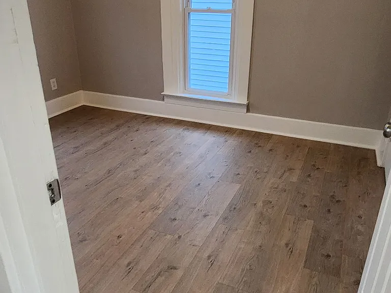 115 Franklin Ave #1/2 — Photo 4