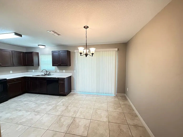 2209 SW 156th Loop — Photo 4