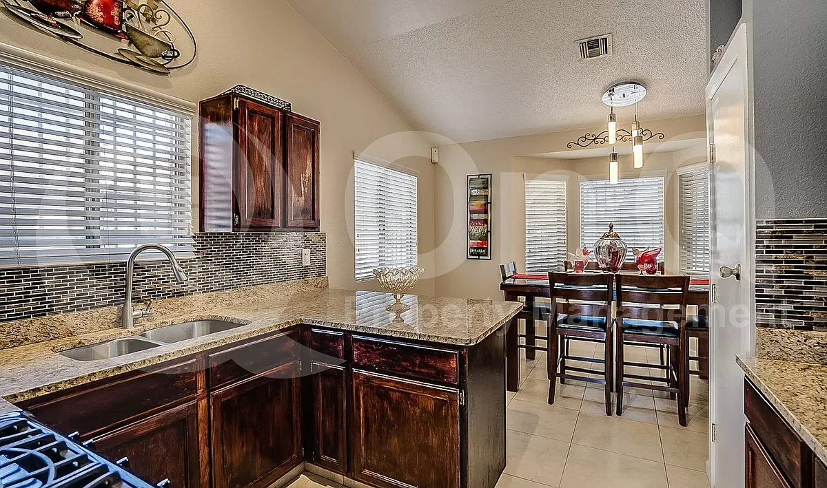 2 bed, 2.0 bath, 1139 sqft, $1,495 — Photo 4