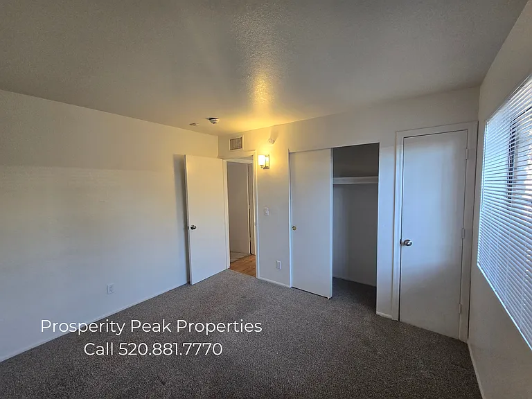 4211 E Lee St #C — Photo 2