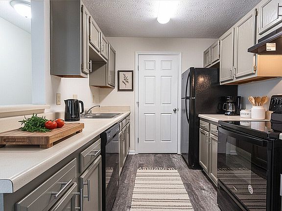 Fully Equipped Kitchen with Updated Appliances