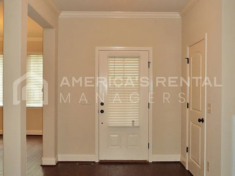 3768 Creekside Way — Photo 2