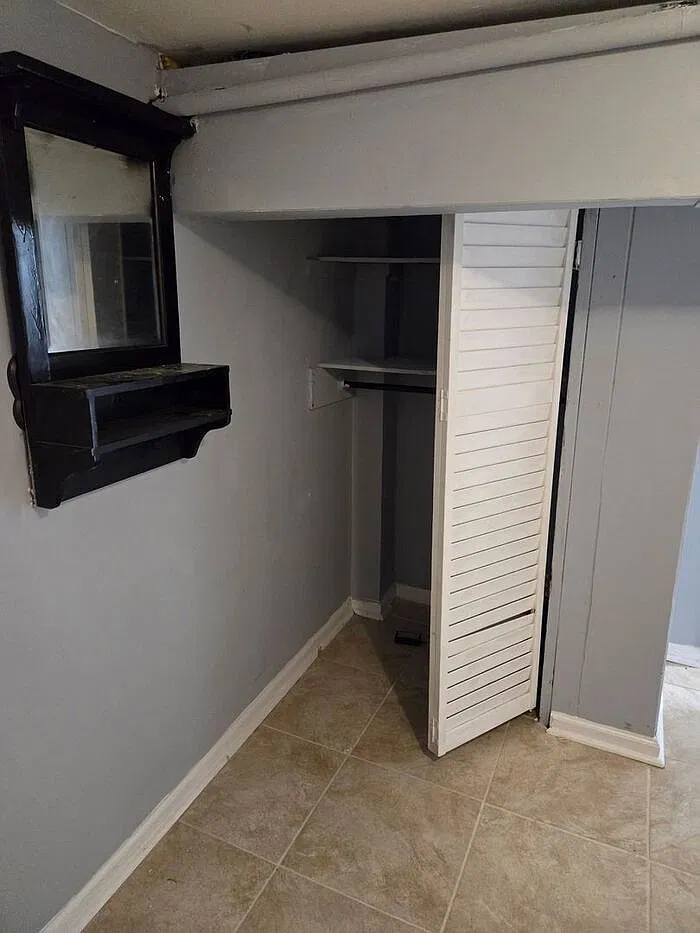7 bed, 2.0 bath, 1200 sqft, $3,495 — Photo 3