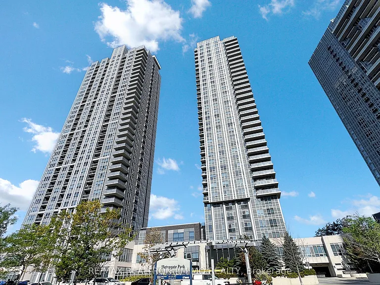 255 Village Green Sq #808 — Photo 3