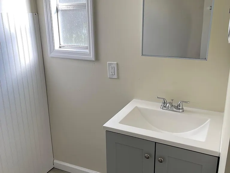 1018 Aaron Ln — Photo 5