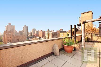 2nd image of 220 W 93rd St #Phe