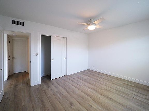3rd image of 4000 NE 10th Ave APT 10