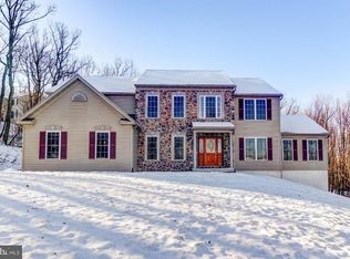 221 Overlook Rd, Morgantown, PA 19543