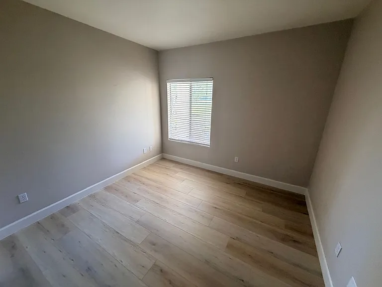 7605 Rolling View Dr #101 — Photo 16