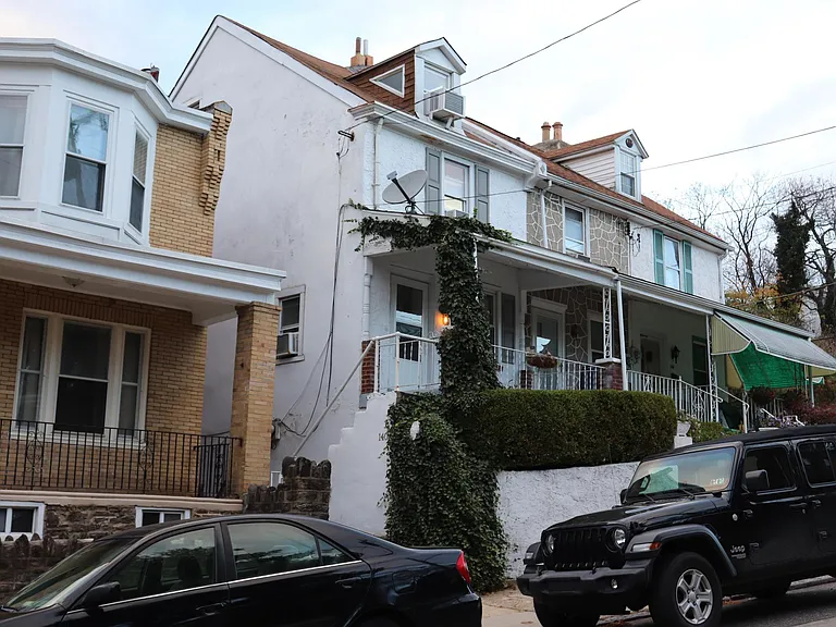 140 Shurs Ln — Photo 3