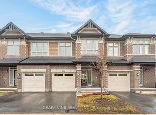 383 Memorial Grv, Ottawa, ON K1X0C7