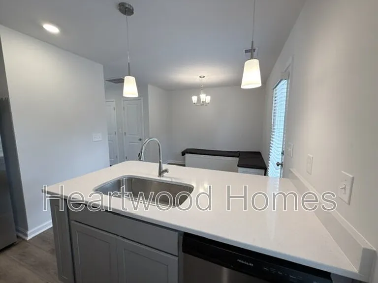807 Coburg Ln — Photo 13