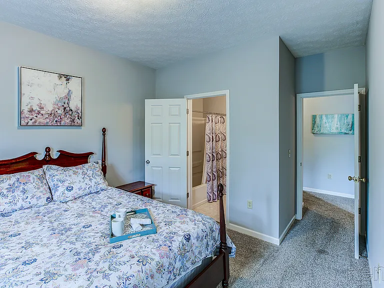 Georgetown Oaks Apartments — Photo 37