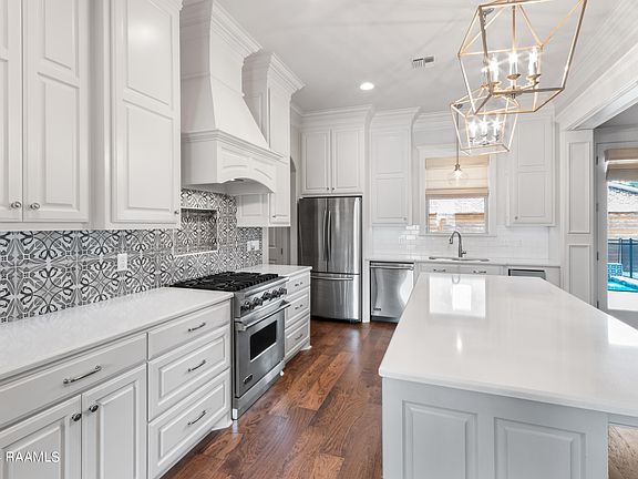 5th image of 219 Lemongrass Ln