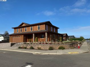 2624 Cascara Ave SW, Bandon, OR 97411
