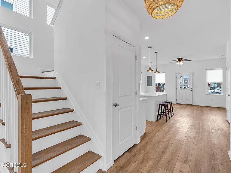 1514 Heck Ave — Photo 3