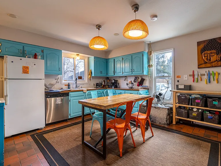 706 E Stuart St #6 — Photo 24