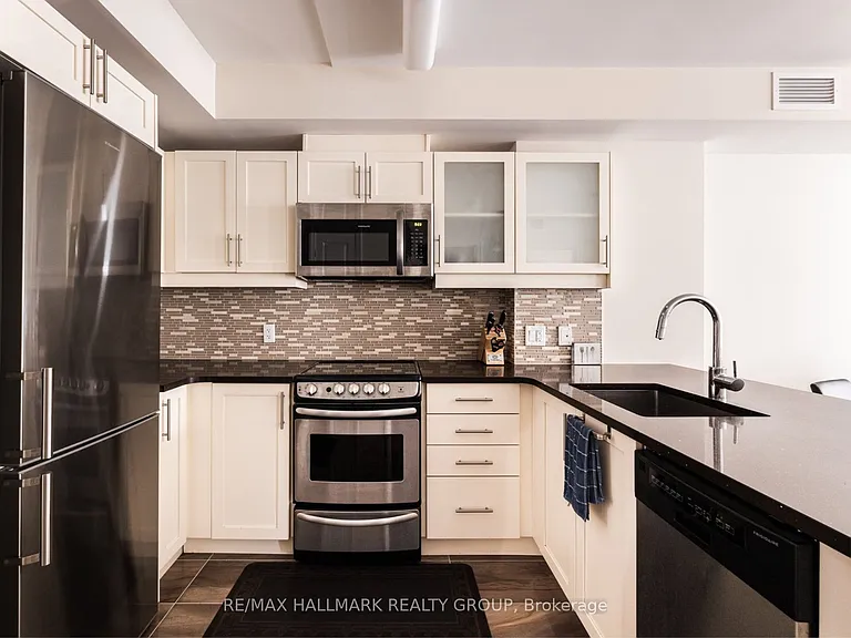 195 Besserer St #2106 — Photo 7