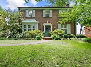 8012 Seminole Dr, Saint Louis, MO 63105