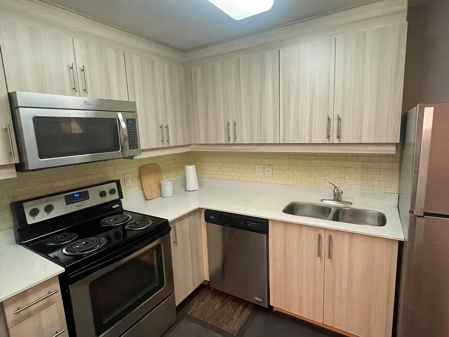 2 bed, 625 sqft, $2,450 — Photo 3