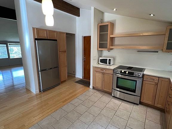 5th image of 1 Longwood Dr APT 5
